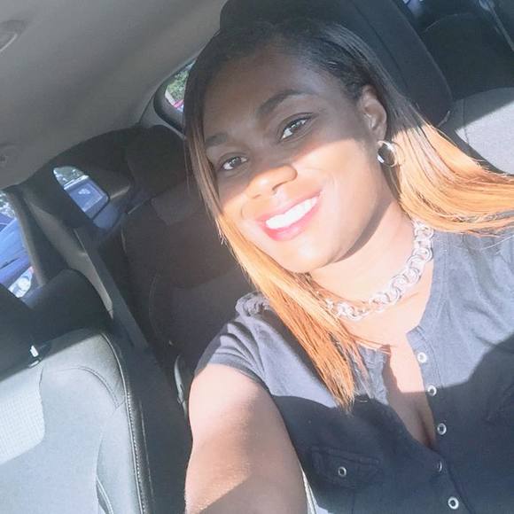 Meet your Posher, Jessica - Picture 1 of 1